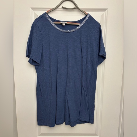 Avenue top with sparkly neck accent - Picture 3 of 5